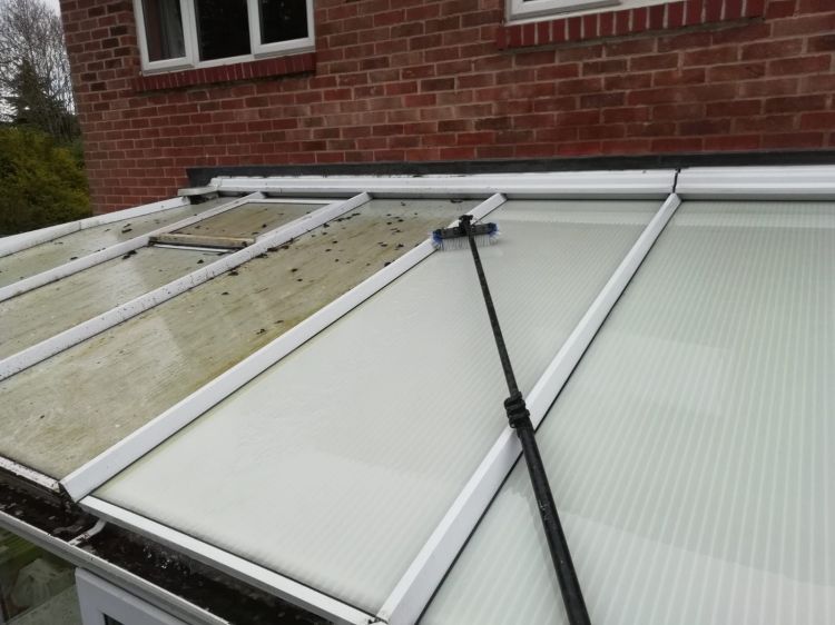 conservatory cleaning Crawley