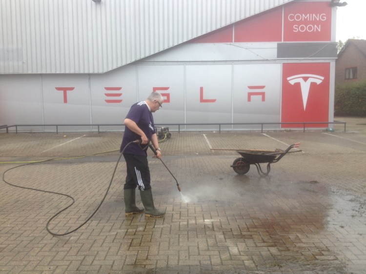 car park cleaning service Tesla Crawley